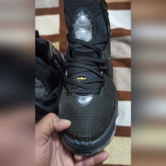 Nike Lebron Xix - Picture 12 of 15